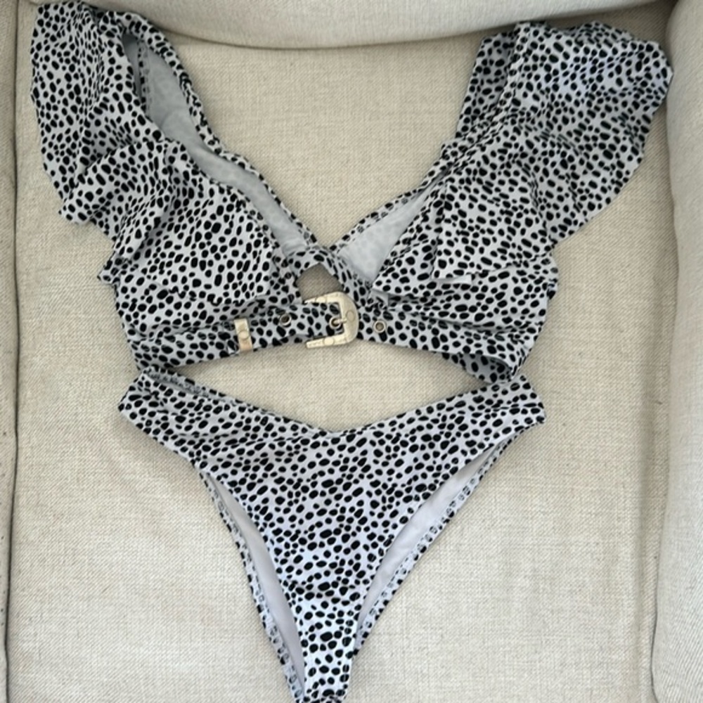 Bikini with belt detail